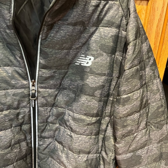 NEW BALANCE Mens jacket size medium - Picture 3 of 8